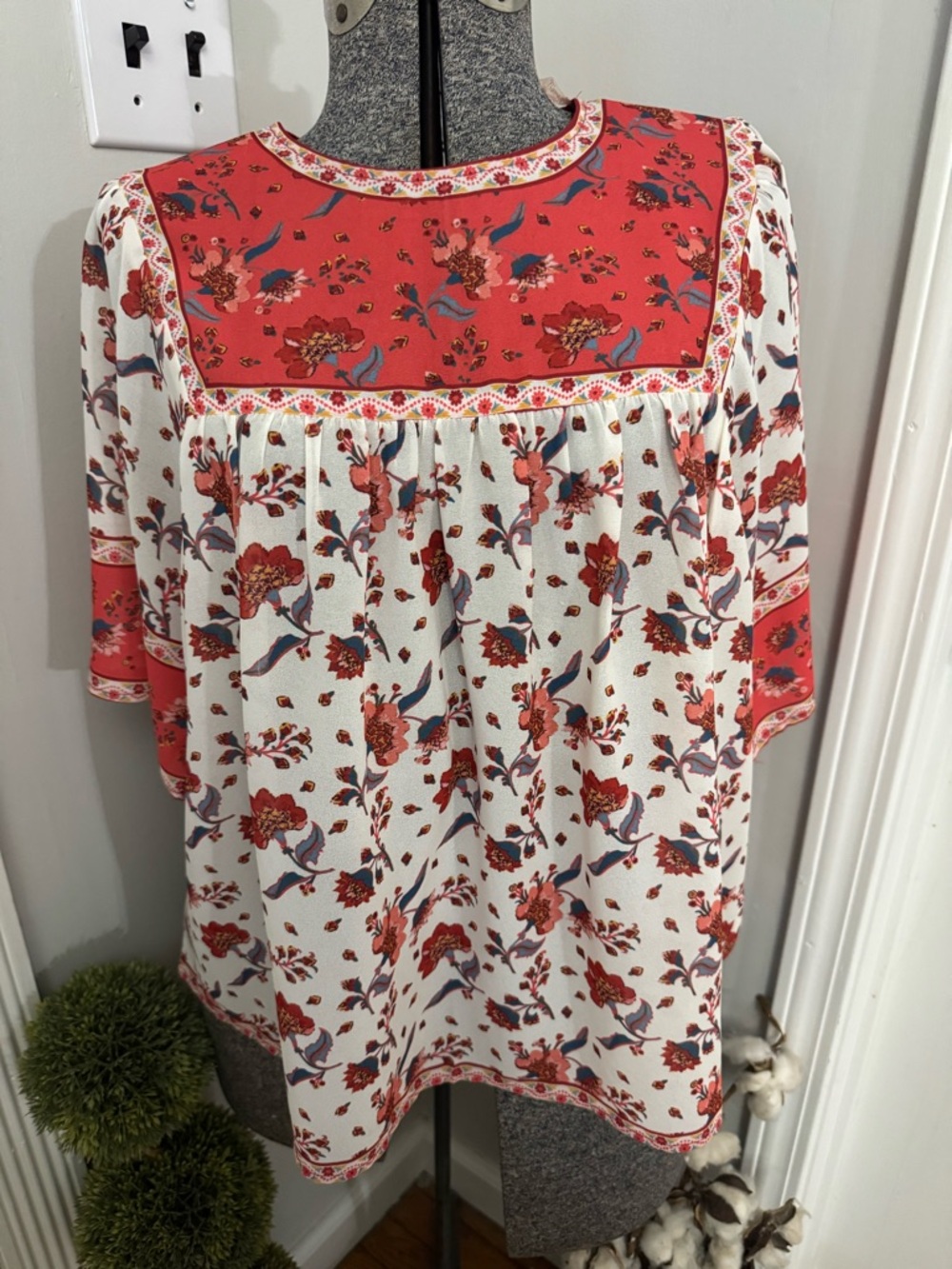 Women’s Flying Tomato Floral Print Flutter Sleeve Blouse Large